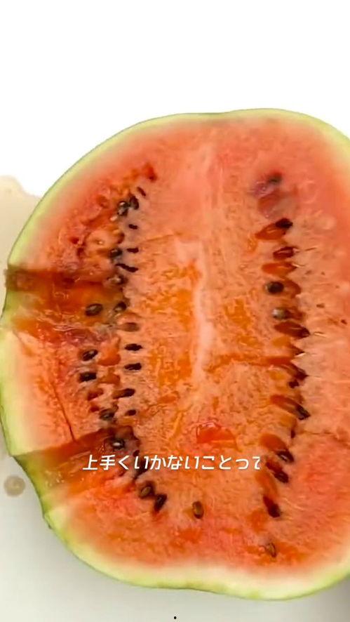 吃瓜甜蜜可乐,畅饮可乐，尽享夏日清凉时光