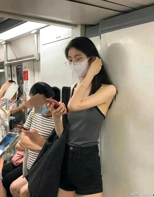 最新ai地铁吃瓜,揭秘智能时代下的地铁生活新风尚