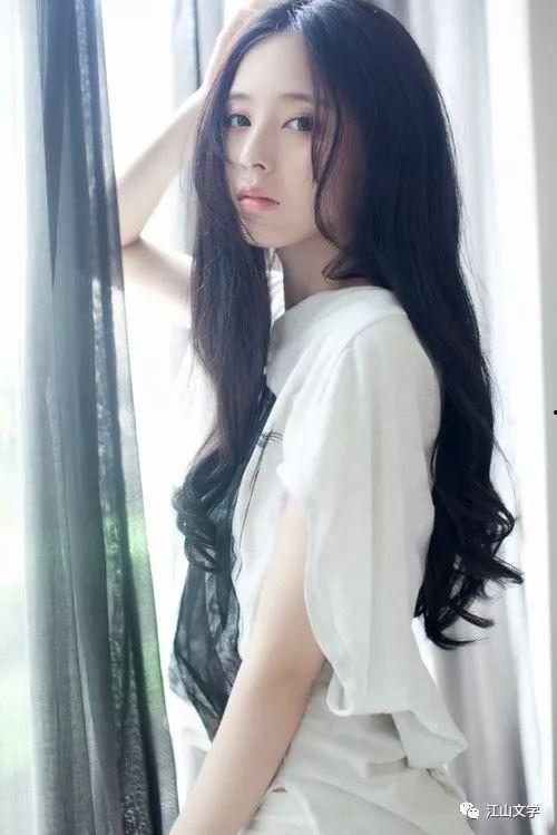 大校花吃瓜事件小说,揭秘校园风云背后的真相